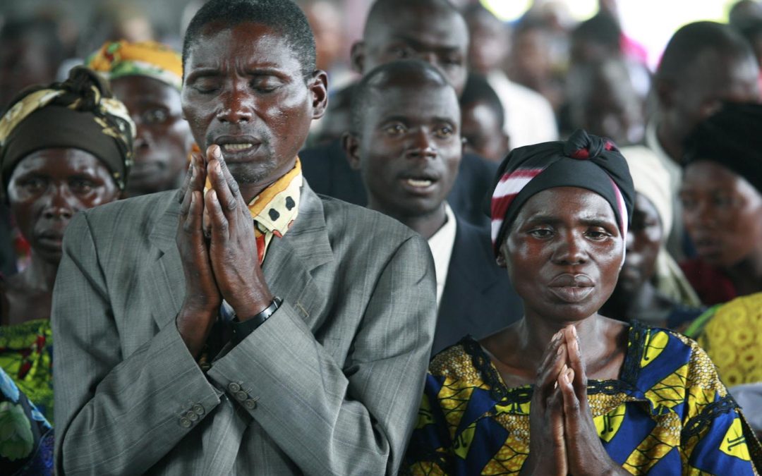 Source: https://commons.wikimedia.org/wiki/File:Prayers_in_Congo.jpg